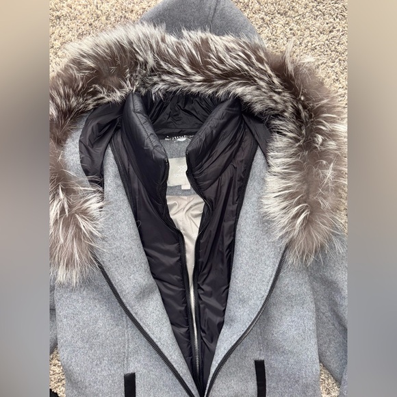 Soia & Kyo Gray Trench Coat with Faux Fur Trim - Picture 5 of 6